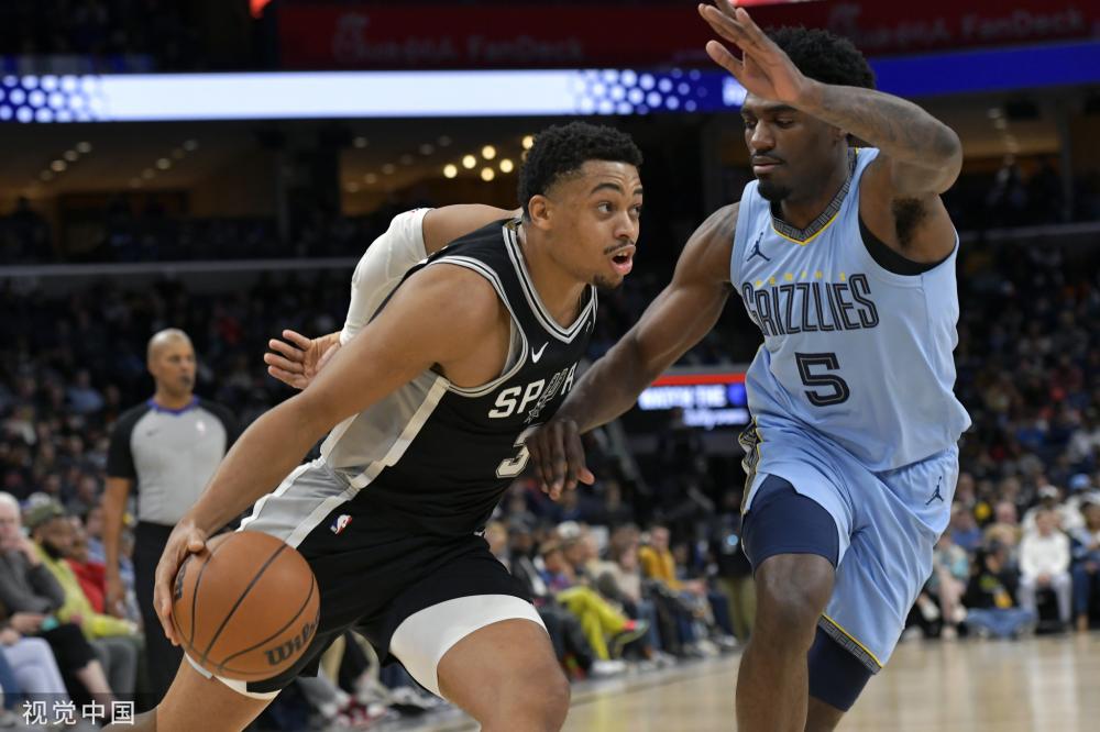 屡屡斩获荣 屡屡斩获荣